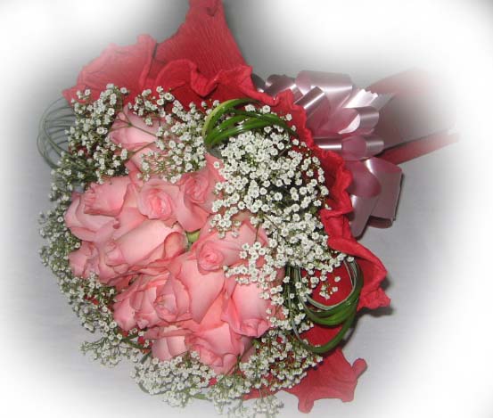 http://www.thevineflorist.com.sg/Images/Hand/HandRoseSweetPink_50.jpg